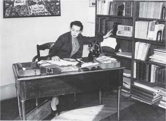 Иллюстрация к книге — Библиотека в Париже [i_001.jpg]