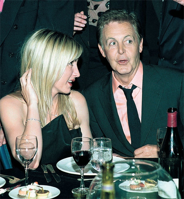 Иллюстрация к книге — Пол Маккартни. Биография [i_033.jpg]