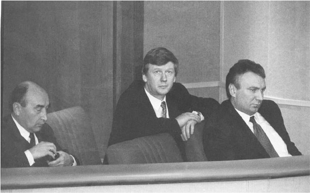 Иллюстрация к книге — Все свободны. История о том, как в 1996 году в России закончились выборы [i_006.jpg]