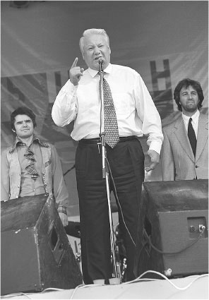 Иллюстрация к книге — Все свободны. История о том, как в 1996 году в России закончились выборы [i_041.jpg]