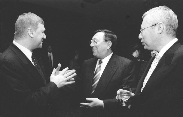 Иллюстрация к книге — Все свободны. История о том, как в 1996 году в России закончились выборы [i_046.jpg]