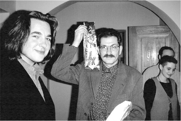 Иллюстрация к книге — Все свободны. История о том, как в 1996 году в России закончились выборы [i_053.jpg]