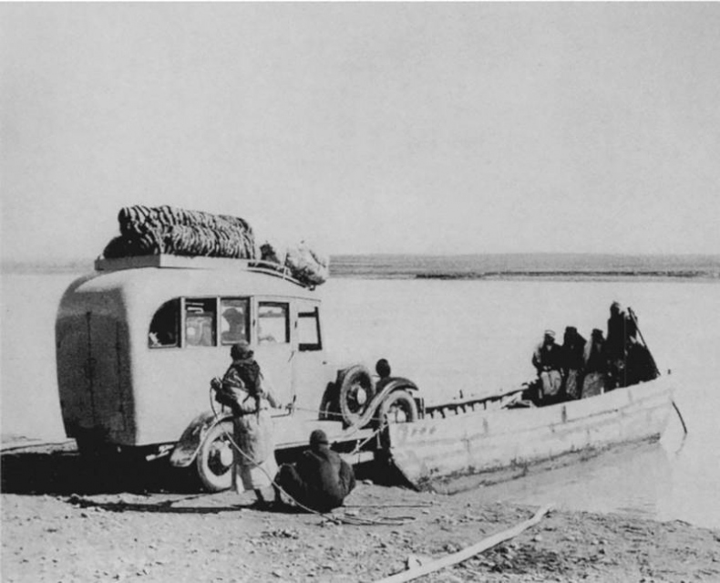 Иллюстрация к книге — Агата и археолог. Мемуары мужа Агаты Кристи [i_016.jpg]