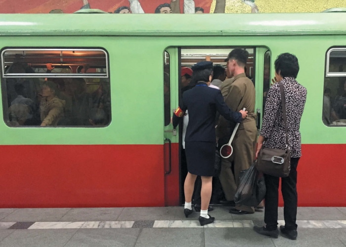 Иллюстрация к книге — Вокруг мира на 80 поездах. 72 000 километров новых открытий [i_014.jpg]