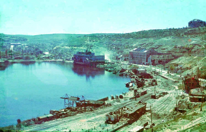 Иллюстрация к книге — История Крыма и Севастополя. От Потемкина до наших дней [i_083.jpg]