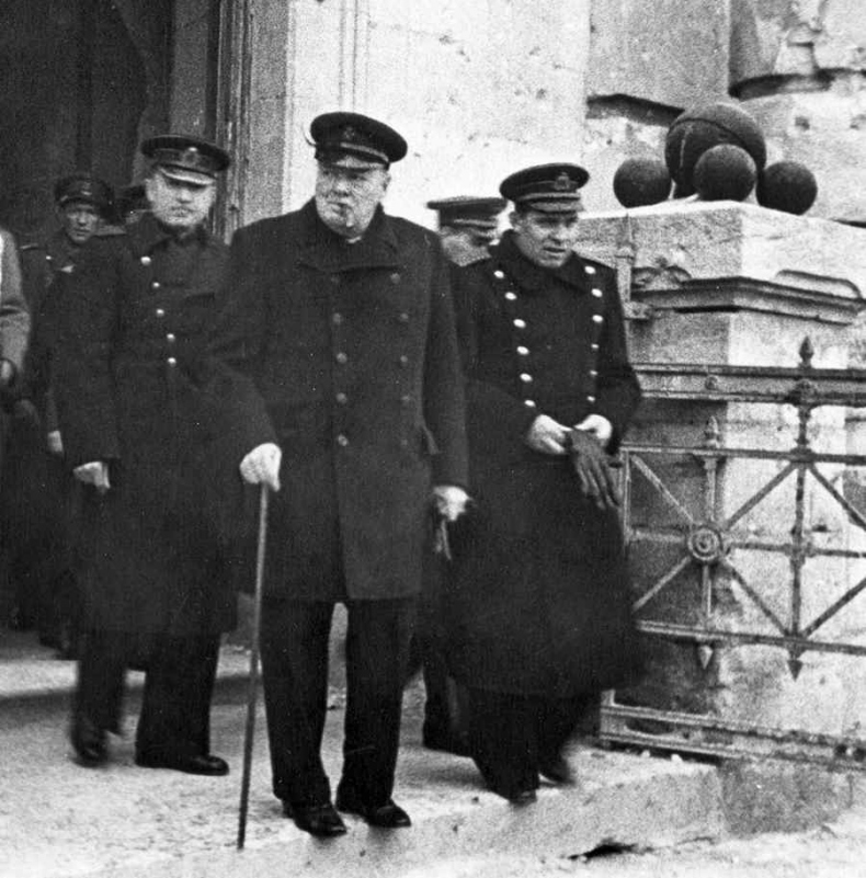 Иллюстрация к книге — История Крыма и Севастополя. От Потемкина до наших дней [i_098.jpg]