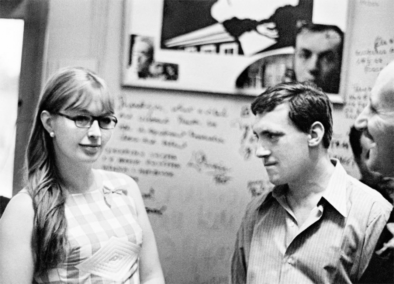 Иллюстрация к книге — Владимир Высоцкий. Человек народный. Опыт прочтения биографии [om_18.jpg]