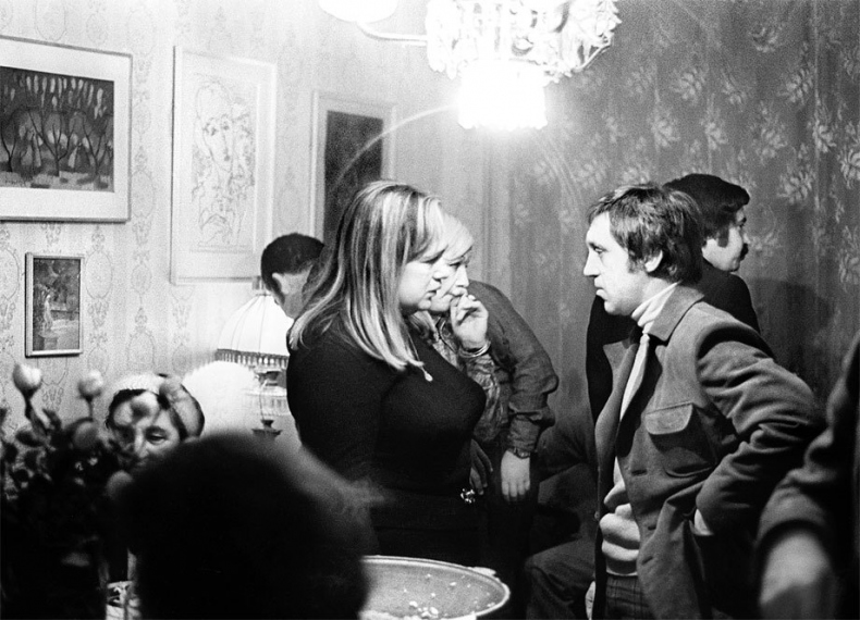 Иллюстрация к книге — Владимир Высоцкий. Человек народный. Опыт прочтения биографии [om_19.jpg]