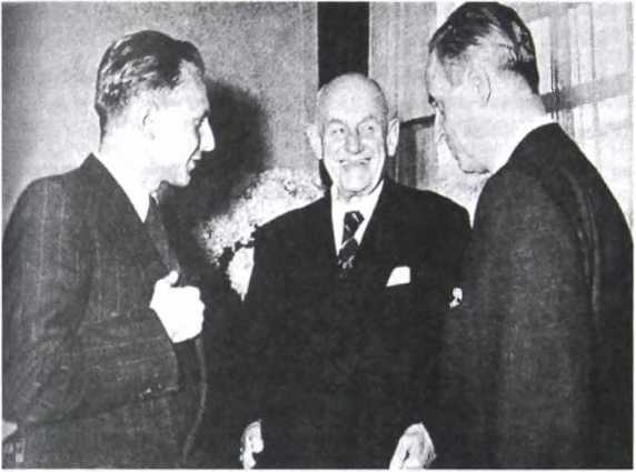 Иллюстрация к книге — BMW: история семьи Квандт, возродившей компанию [i_016.jpg]