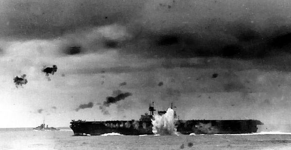 Иллюстрация к книге — Ракетоносцы. Адское пламя [i_003.jpg]