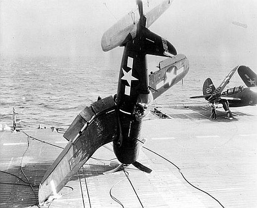 Иллюстрация к книге — Ракетоносцы. Адское пламя [i_006.jpg]