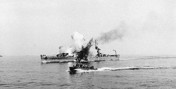 Иллюстрация к книге — Ракетоносцы. Адское пламя [i_007.jpg]