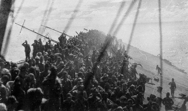 Иллюстрация к книге — Ракетоносцы. Адское пламя [i_054.jpg]