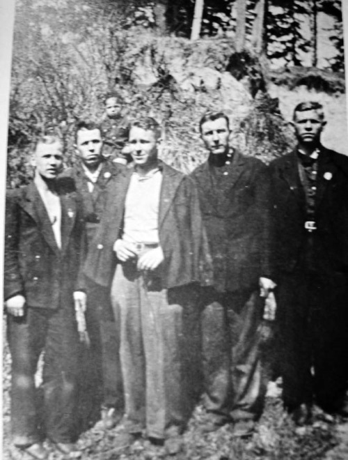 Иллюстрация к книге — Я был там: история мальчика, пережившего блокаду. Воспоминания простого человека о непростом времени [i_023.jpg]