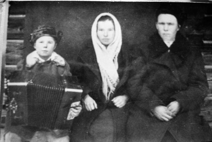 Иллюстрация к книге — Я был там: история мальчика, пережившего блокаду. Воспоминания простого человека о непростом времени [i_026.jpg]