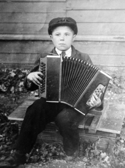 Иллюстрация к книге — Я был там: история мальчика, пережившего блокаду. Воспоминания простого человека о непростом времени [i_027.jpg]