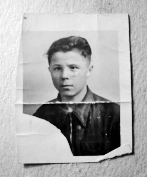 Иллюстрация к книге — Я был там: история мальчика, пережившего блокаду. Воспоминания простого человека о непростом времени [i_029.jpg]