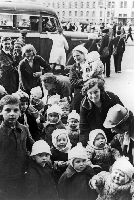 Иллюстрация к книге — Я был там: история мальчика, пережившего блокаду. Воспоминания простого человека о непростом времени [i_048.jpg]