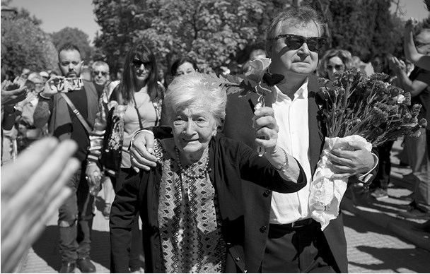 Иллюстрация к книге — Неудобное прошлое. Память о государственных преступлениях в России и других странах [i_013.jpg]