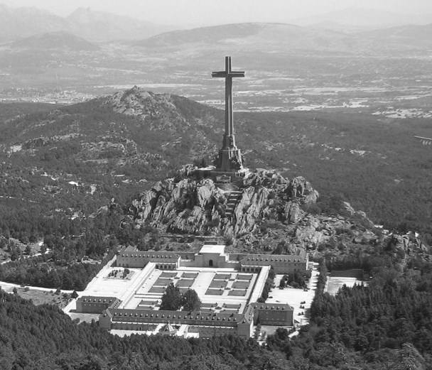 Иллюстрация к книге — Неудобное прошлое. Память о государственных преступлениях в России и других странах [i_014.jpg]