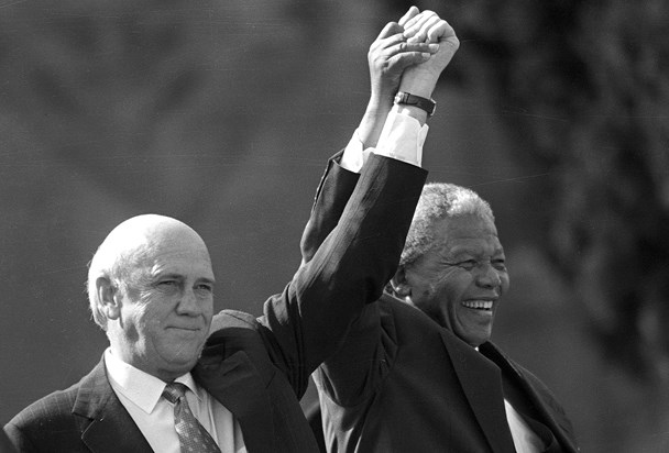 Иллюстрация к книге — Неудобное прошлое. Память о государственных преступлениях в России и других странах [i_023.jpg]