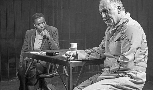 Иллюстрация к книге — Неудобное прошлое. Память о государственных преступлениях в России и других странах [i_026.jpg]