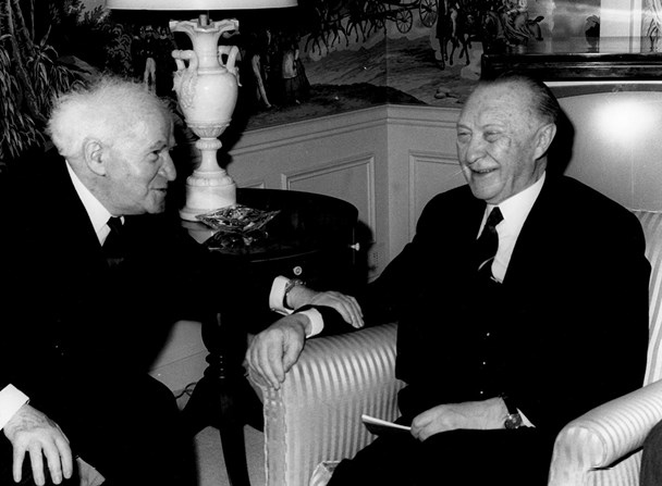 Иллюстрация к книге — Неудобное прошлое. Память о государственных преступлениях в России и других странах [i_046.jpg]