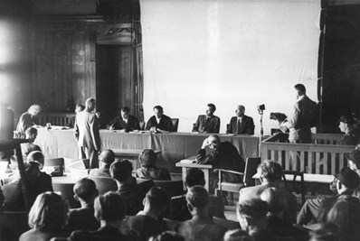 Иллюстрация к книге — Неудобное прошлое. Память о государственных преступлениях в России и других странах [i_053.jpg]