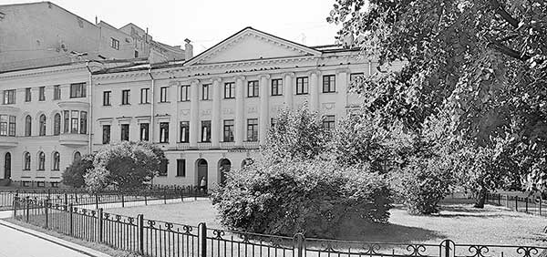 Иллюстрация к книге — Зазеркалье Петербурга. Путешествие в историю [i_026.jpg]