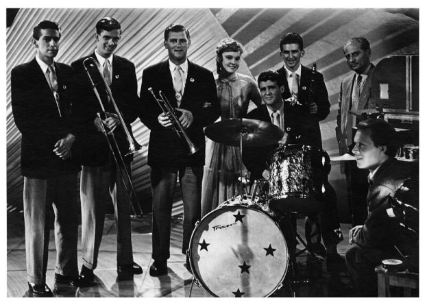 Иллюстрация к книге — Людмила Гурченко. Золотые годы [image19.jpg]