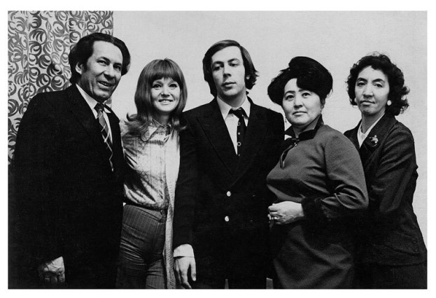 Иллюстрация к книге — Людмила Гурченко. Золотые годы [image23.jpg]