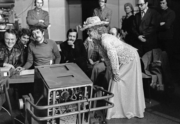 Иллюстрация к книге — Людмила Гурченко. Золотые годы [image30.jpg]