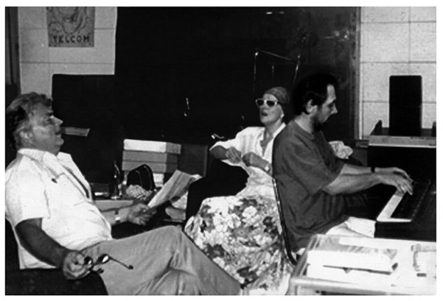 Иллюстрация к книге — Людмила Гурченко. Золотые годы [image34.jpg]