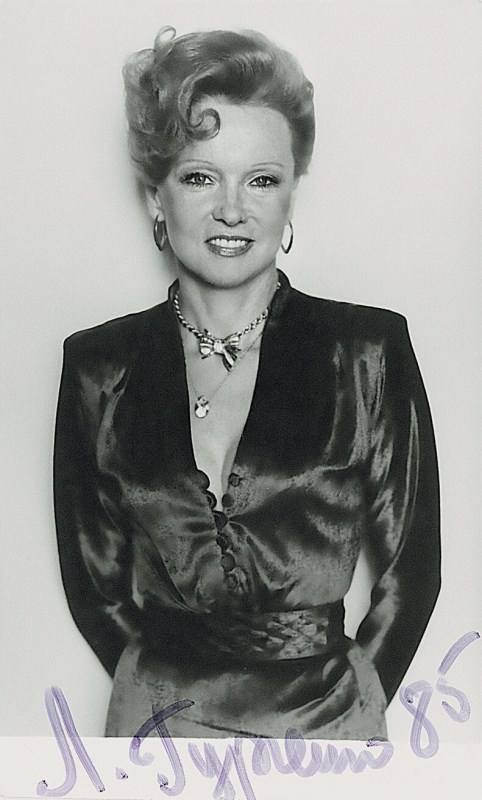 Иллюстрация к книге — Людмила Гурченко. Золотые годы [image5.jpg]