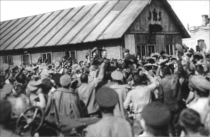 Иллюстрация к книге — Закулисье Февраля. Масоны, заговорщики, революционеры [i_033.jpg]