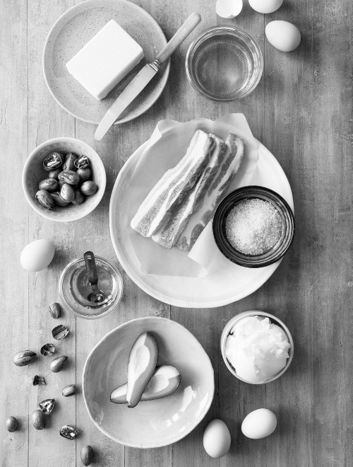 Иллюстрация к книге — Простые кеторецепты из пяти ингредиентов [i_001.jpg]