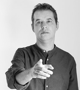 Иллюстрация к книге — 14 запрещенных приемов общения для манипуляций. Власть и магия слов [i_026.jpg]