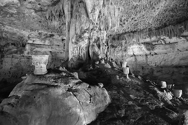 Иллюстрация к книге — Подземный мир. Нижние этажи цивилизации [i_069.jpg]