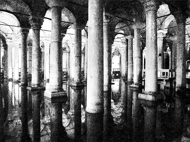 Иллюстрация к книге — Византийская кунсткамера. Неортодоксальные факты из жизни самой православной империи [i_016.jpg]