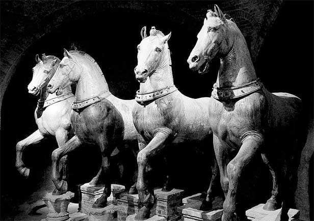 Иллюстрация к книге — Византийская кунсткамера. Неортодоксальные факты из жизни самой православной империи [i_030.jpg]