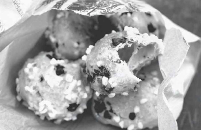 Иллюстрация к книге — Сладкая жизнь в Париже. Гастрономические авантюры в самом прославленном и противоречивом городе мира [i_008.jpg]