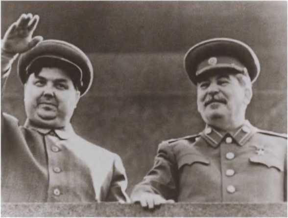 Иллюстрация к книге — Вожди СССР [i_021.jpg]