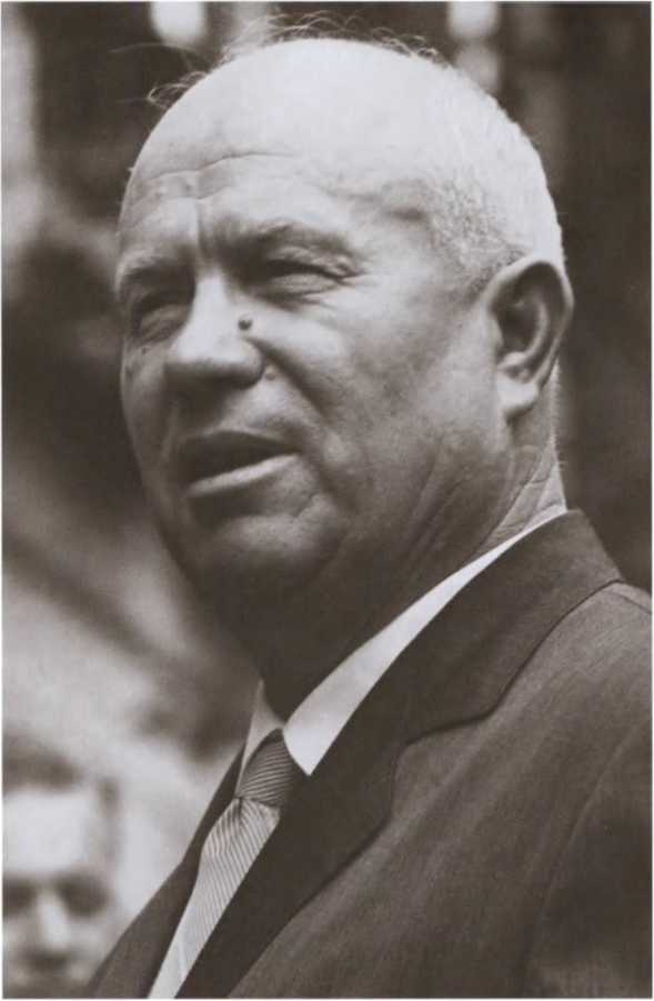 Иллюстрация к книге — Вожди СССР [i_026.jpg]