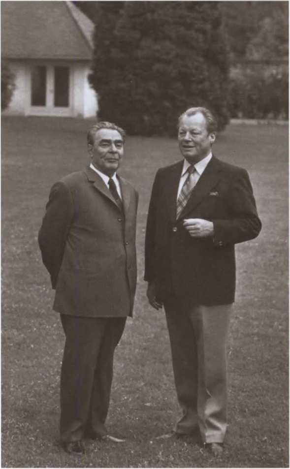 Иллюстрация к книге — Вожди СССР [i_042.jpg]