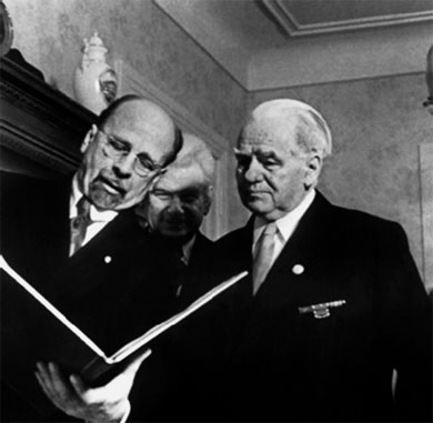 Иллюстрация к книге — Разведка. «Иван» наоборот: взаимодействие спецслужб Москвы и Лондона в 1942—1944 гг. [i_003.jpg]