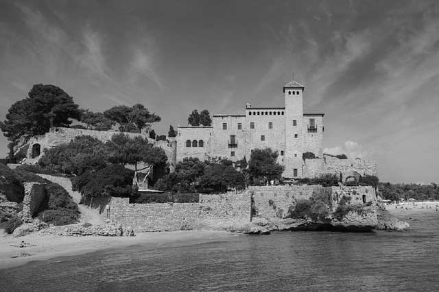 Иллюстрация к книге — Испания со вкусом солнца. Гаспачо для печального рыцаря [i_031.jpg]