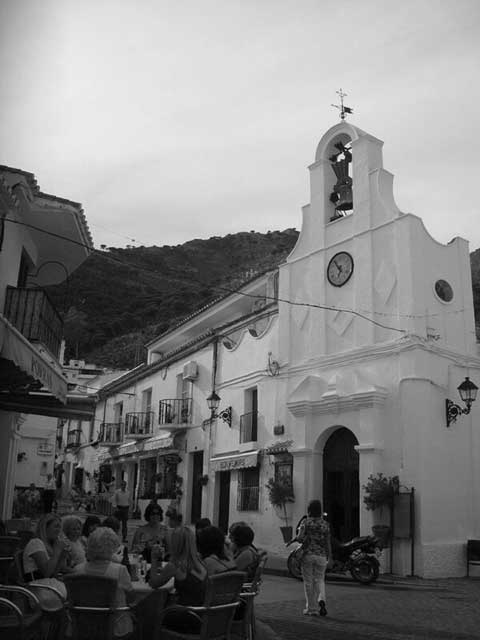 Иллюстрация к книге — Испания со вкусом солнца. Гаспачо для печального рыцаря [i_034.jpg]