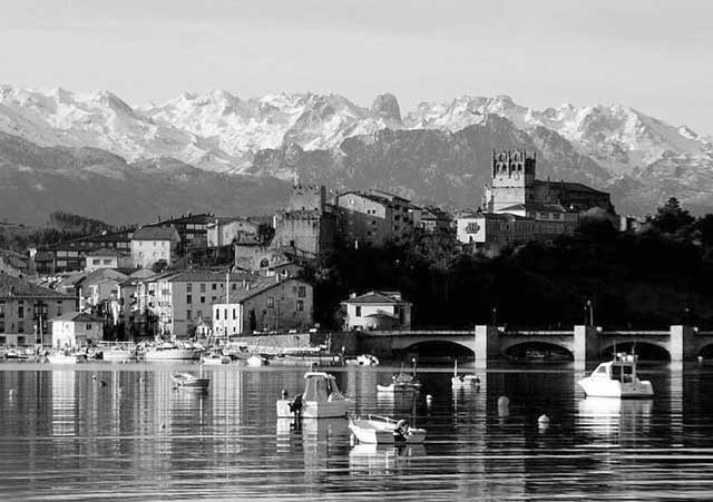 Иллюстрация к книге — Испания со вкусом солнца. Гаспачо для печального рыцаря [i_045.jpg]