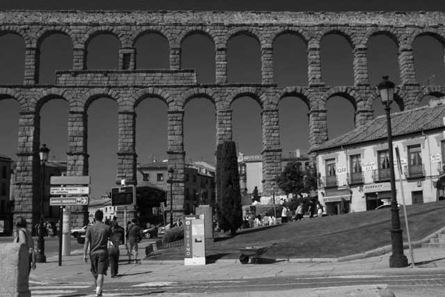 Иллюстрация к книге — Испания со вкусом солнца. Гаспачо для печального рыцаря [i_049.jpg]