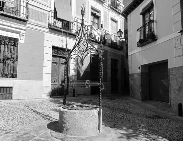 Иллюстрация к книге — Испания со вкусом солнца. Гаспачо для печального рыцаря [i_056.jpg]